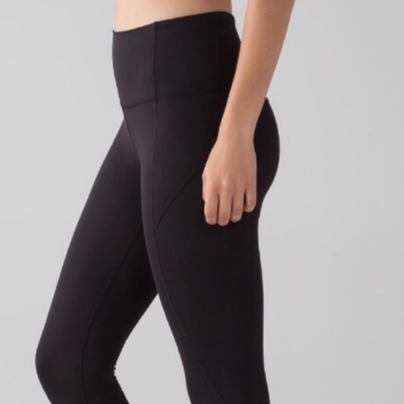 Lululemon High Waist Crop Leggings. Size 8 - Picture 2 of 7